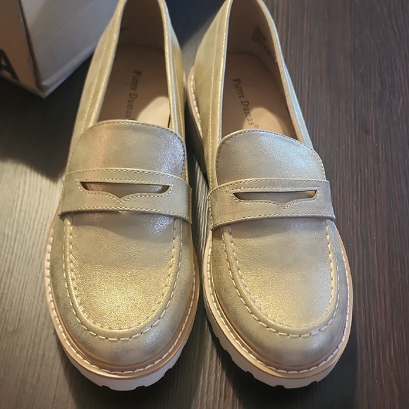 Pierre Dumas Shoes - Pierre Dumas Women’s Metallic Gold Flats with Lugsoles 10